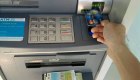 Tiếp tục trả lương lưu, trợ cấp BHXH qua thẻ ATM đến năm 2025