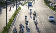 Mức phạt xe máy không giữ khoảng cách an toàn
