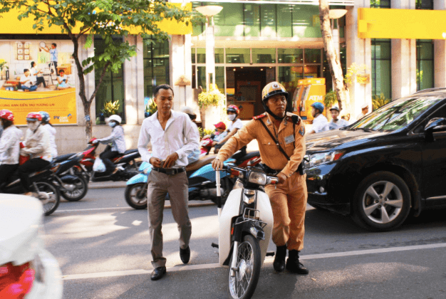 Các lỗi vi phạm giao thông đường bộ phổ biến dành cho xe máy