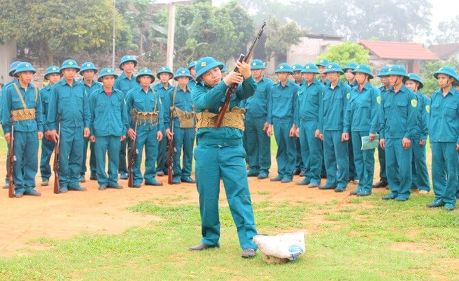 huấn luyện dân quân tự vệ