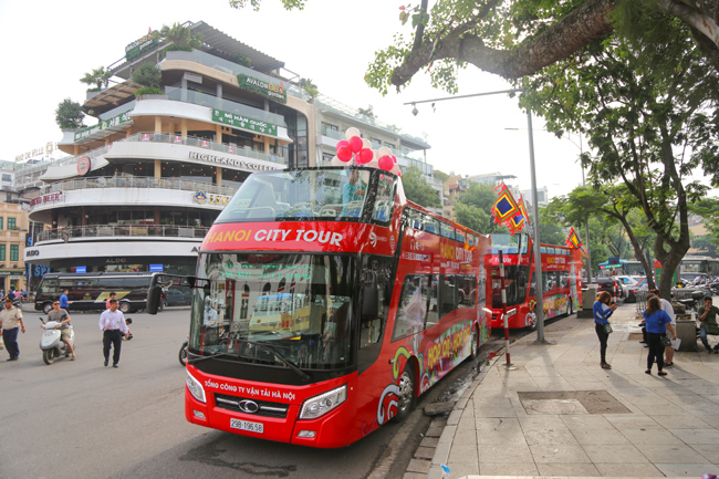 Xe bus 2 tầng chở khách du lịch chính thức được đưa vào thí điểm