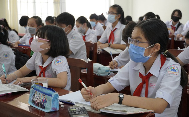 Học sinh tiểu học và lớp 6 các huyện ngoại thành Hà Nội đến trường từ ngày 10/2