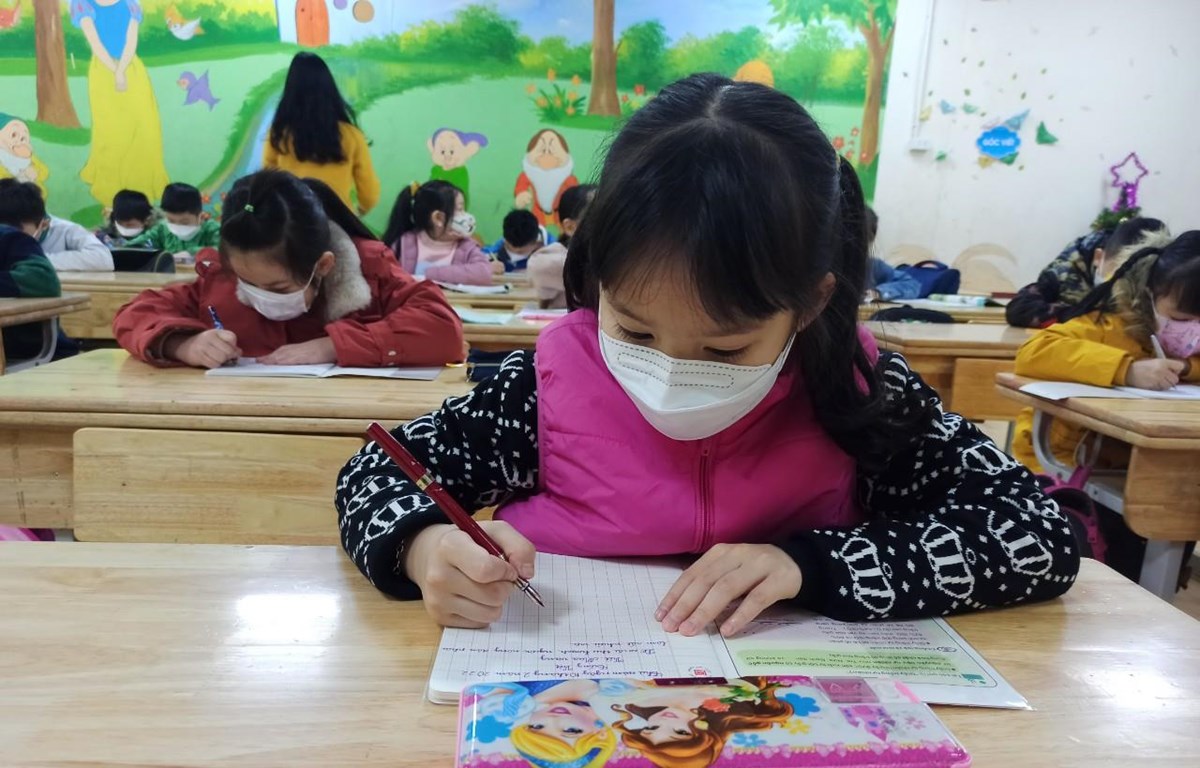 Học sinh tiểu học và lớp 6 tại Hà Nội trở lại trường từ 06/4/2022